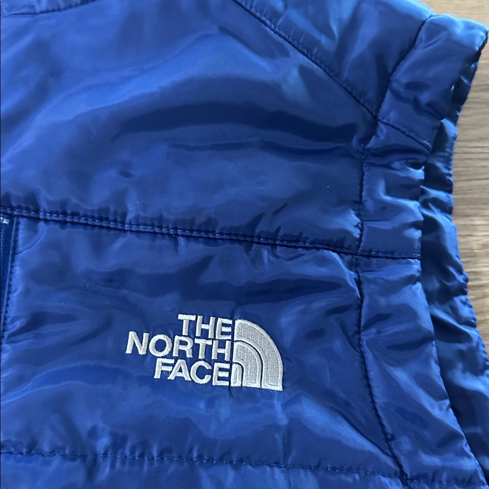 The north face vest size medium - Picture 2 of 4